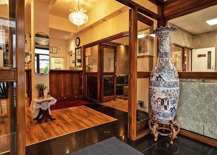 The Waverley Hotel