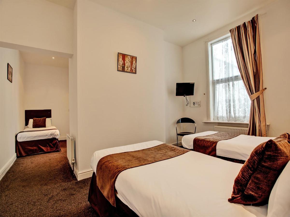 The Waverley 3*
